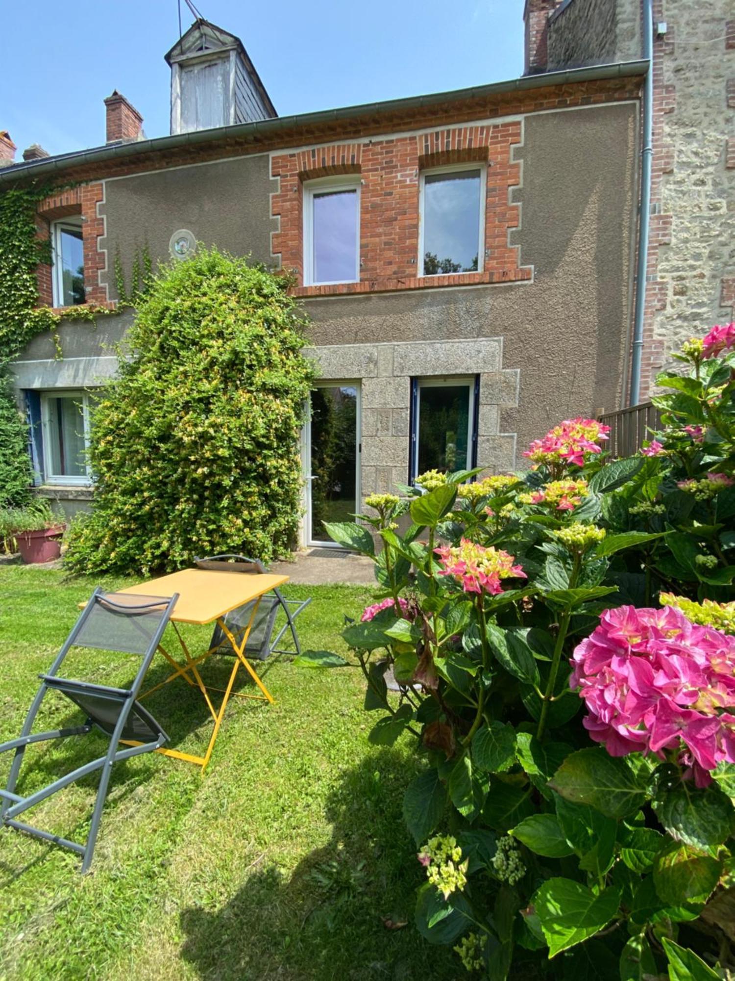 Villa Le nid d'Eugénie Blaudeix Exterior foto
